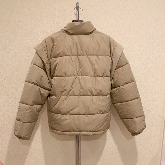 Price is firm. WeWoreWhat Snap Off Sleeve Puffer Jacket In Oat. - Picture 3 of 9